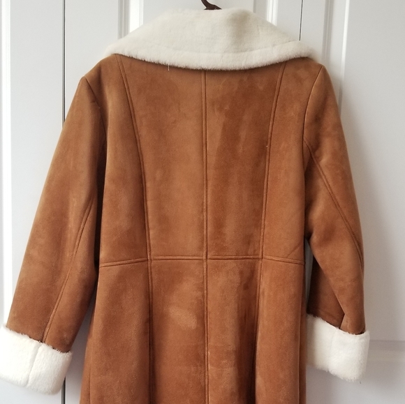 Coat - Picture 2 of 6